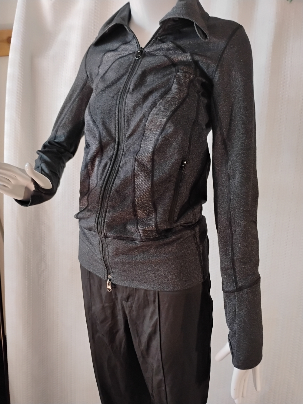 Lululemon Women’s Size 2 Activewer Zip-Front Jacket